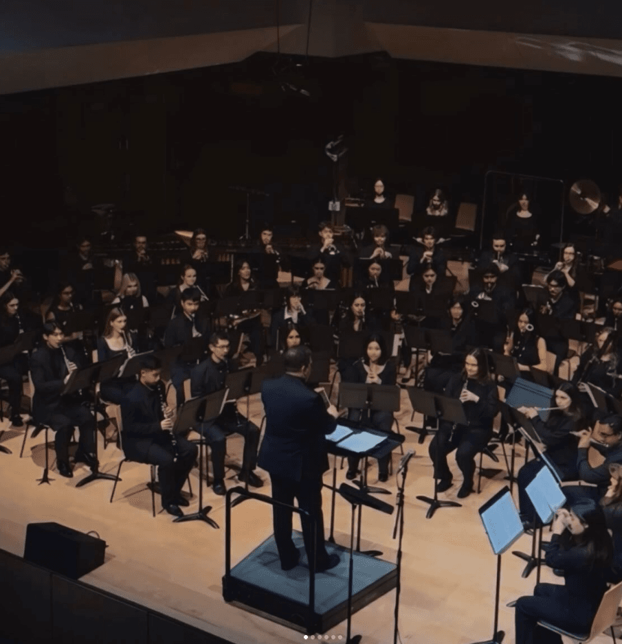 Jonathan Graydon performing El Camino Real with the McMaster Concert Band